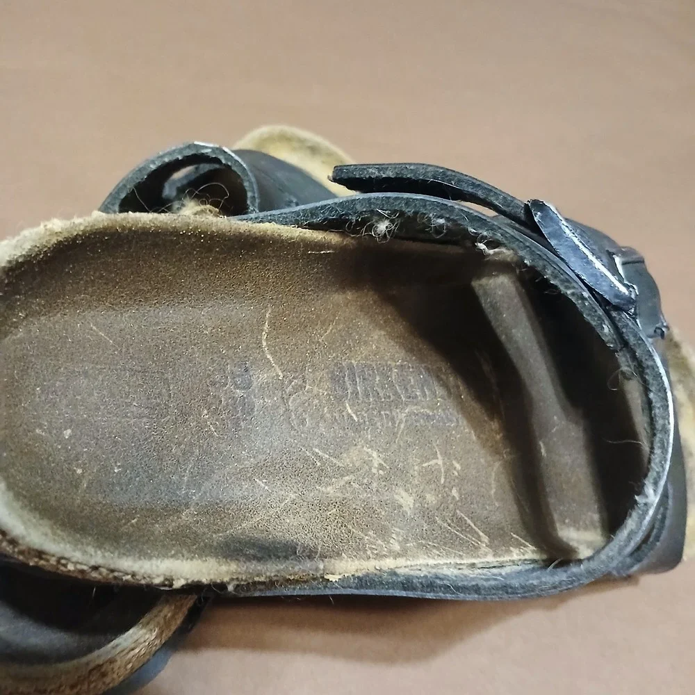 Birkenstock signs wear